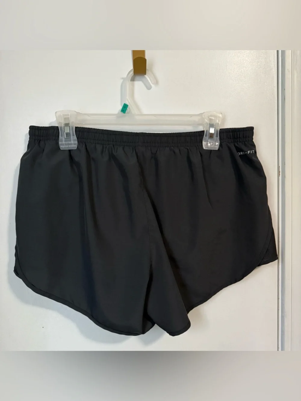 Nike Shorts Grey Women’s Size L Athletic Dri Fit Run Gym Lined Drawstring